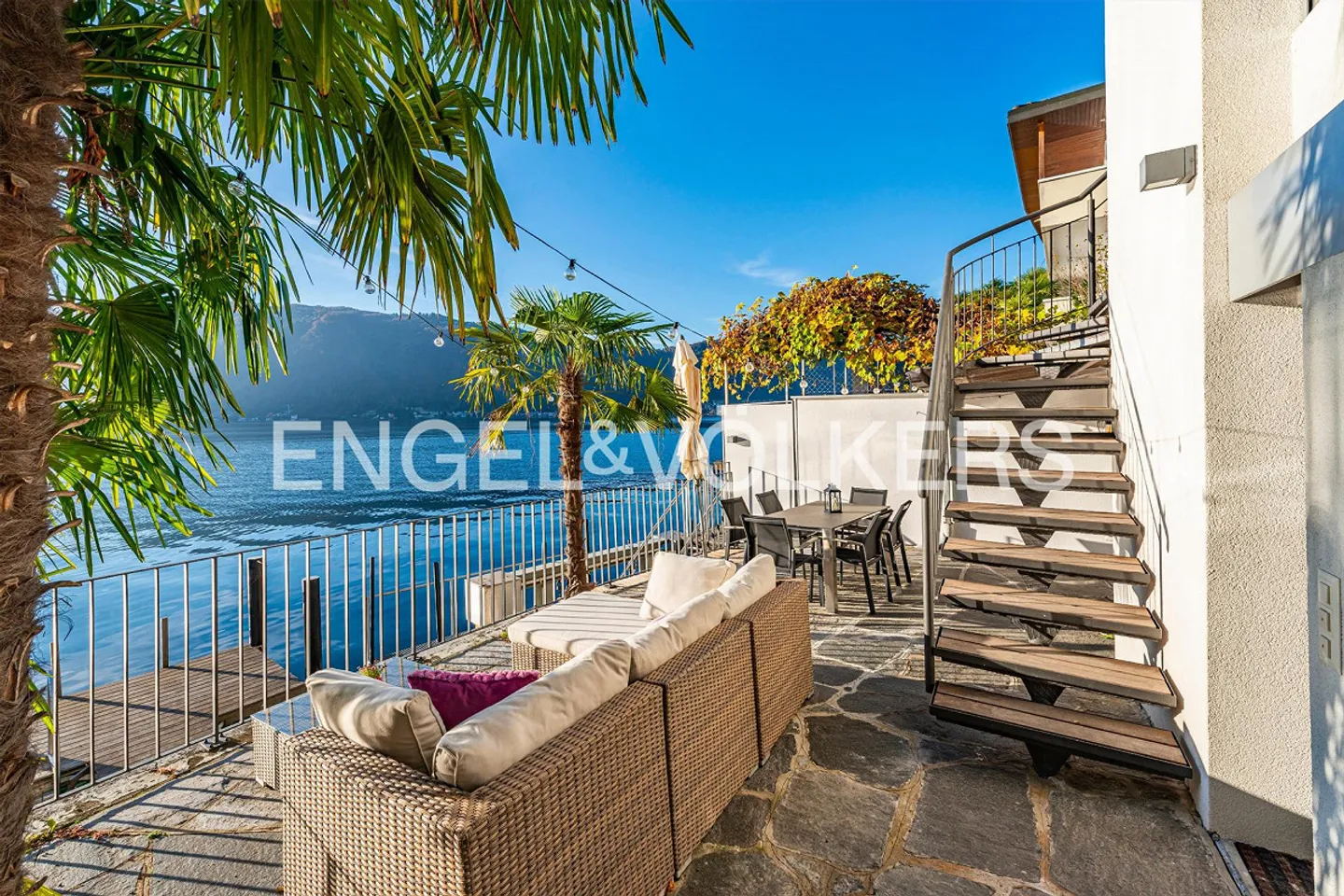 Magnifique maison directement au bord du lac avec quai privé - Photo 15 sur 17