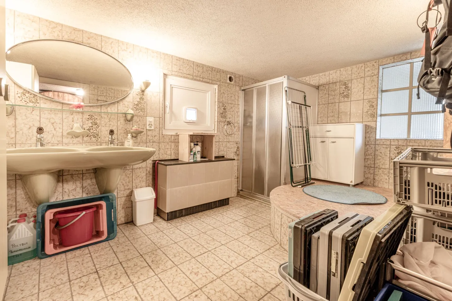 Charming Attached Single-Family House in Farmhouse Style with Utility Area - Stylishly Renovated and Versatile - Photo 16 of 22