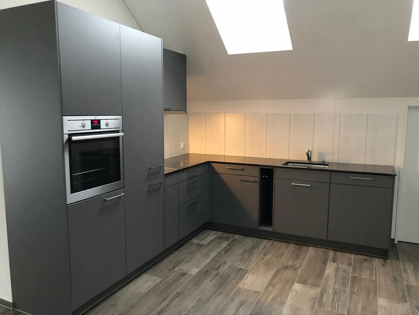 Appartement lumineux de 2,5 pièces - Photo 3 sur 11