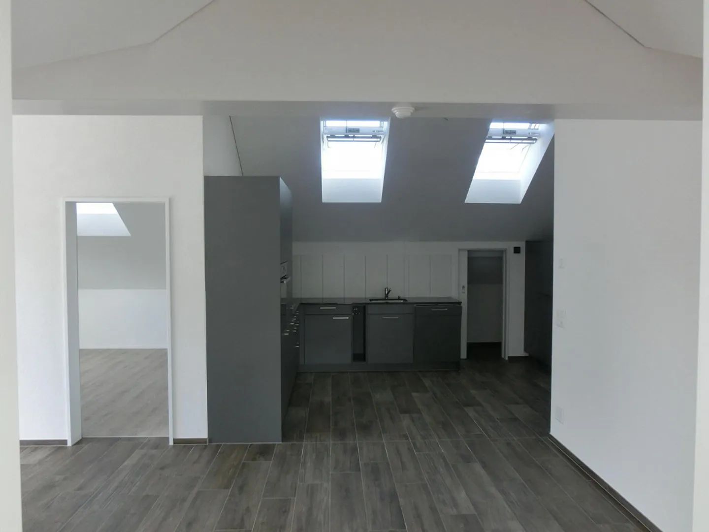 Appartement lumineux de 2,5 pièces - Photo 4 sur 11