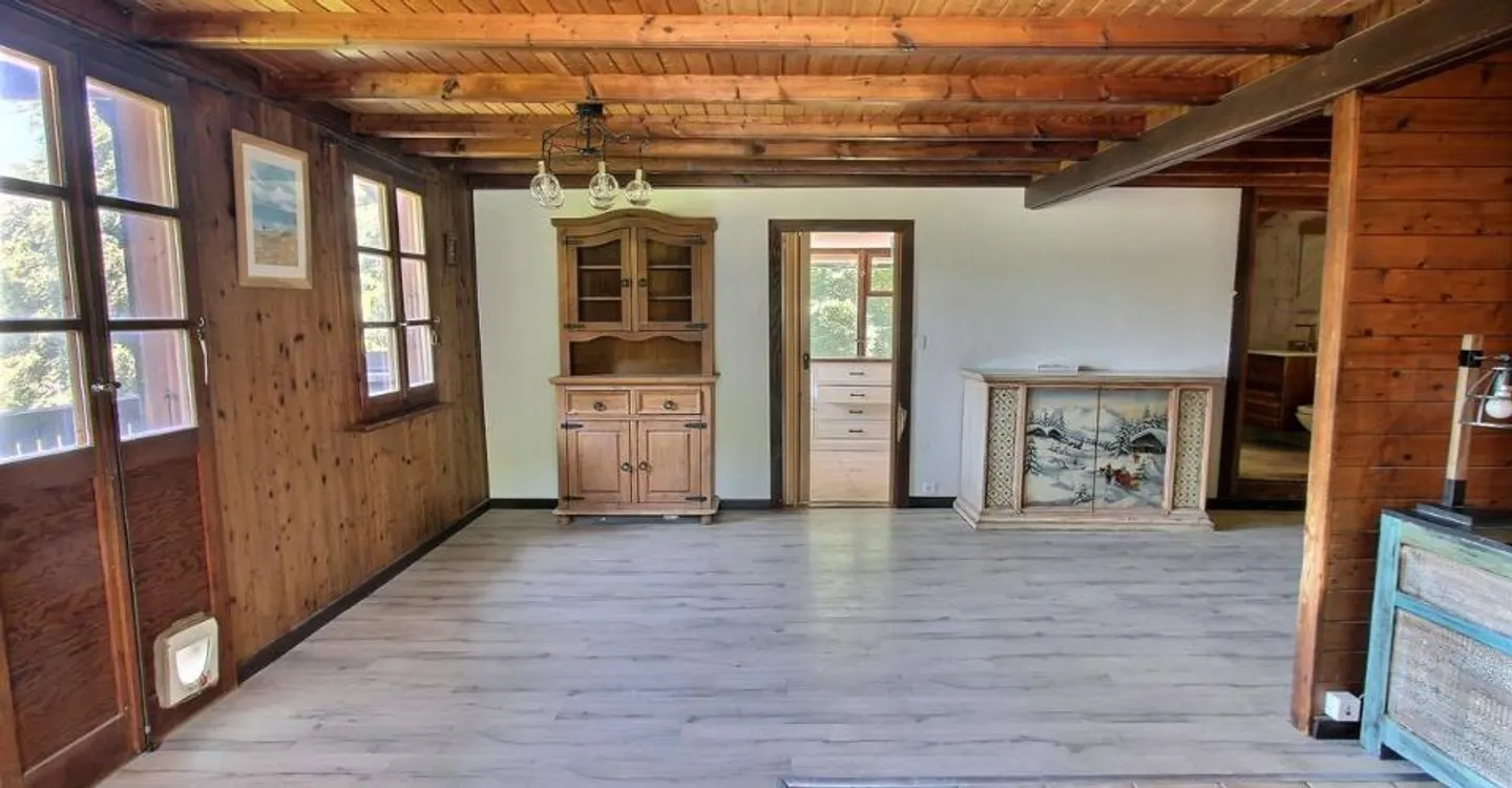 Chalet con Due Unità Indipendenti - Foto 3 di 11