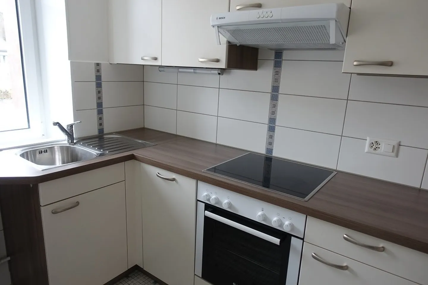 BELLO ALLOGGIO IN UN QUARTIERE TRANQUILLO - Foto 2 di 9