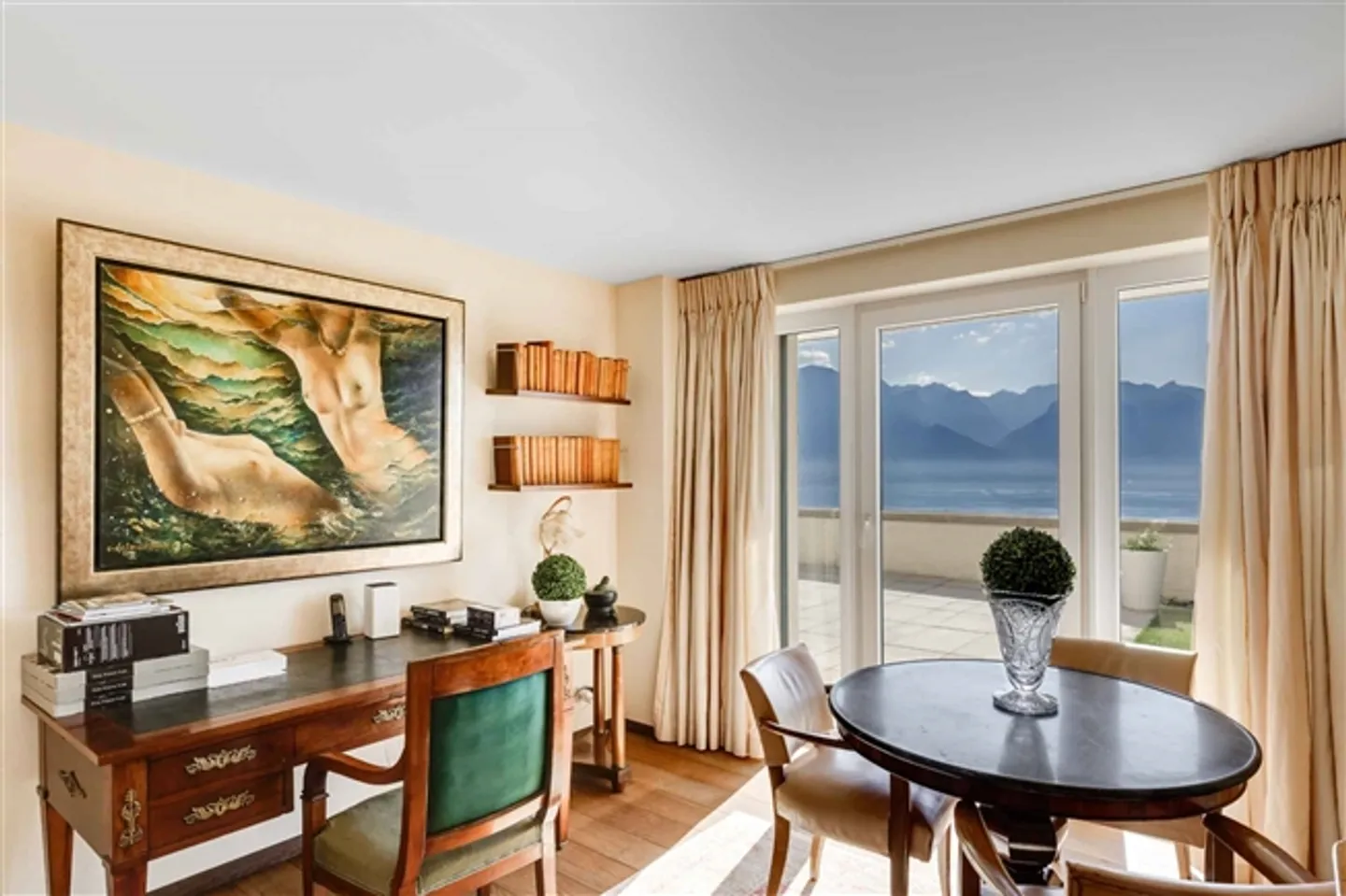 Piscine privée avec vue panoramique sur le lac - Photo 12 sur 13