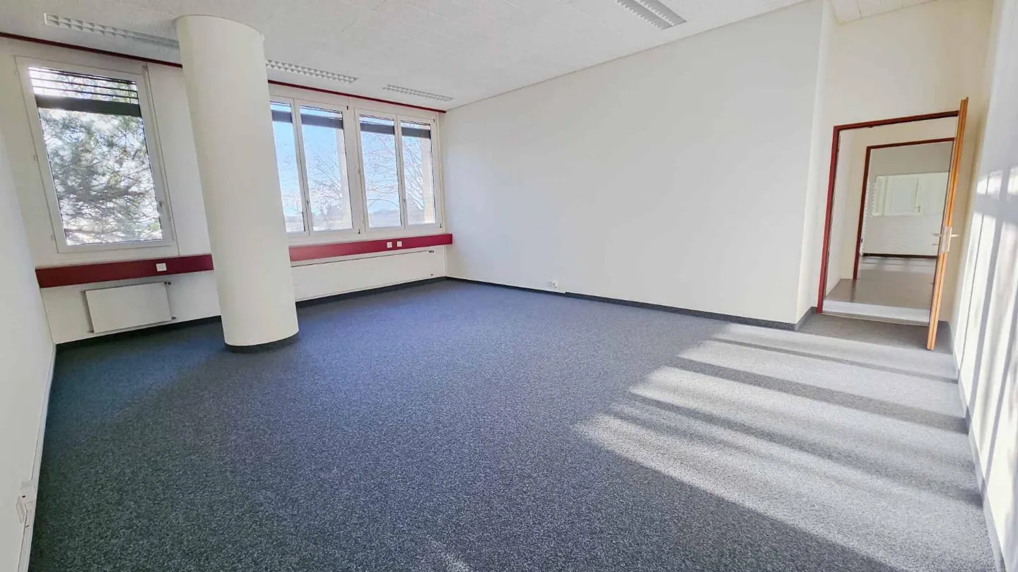 Office 4 rooms - Photo 1 of 6