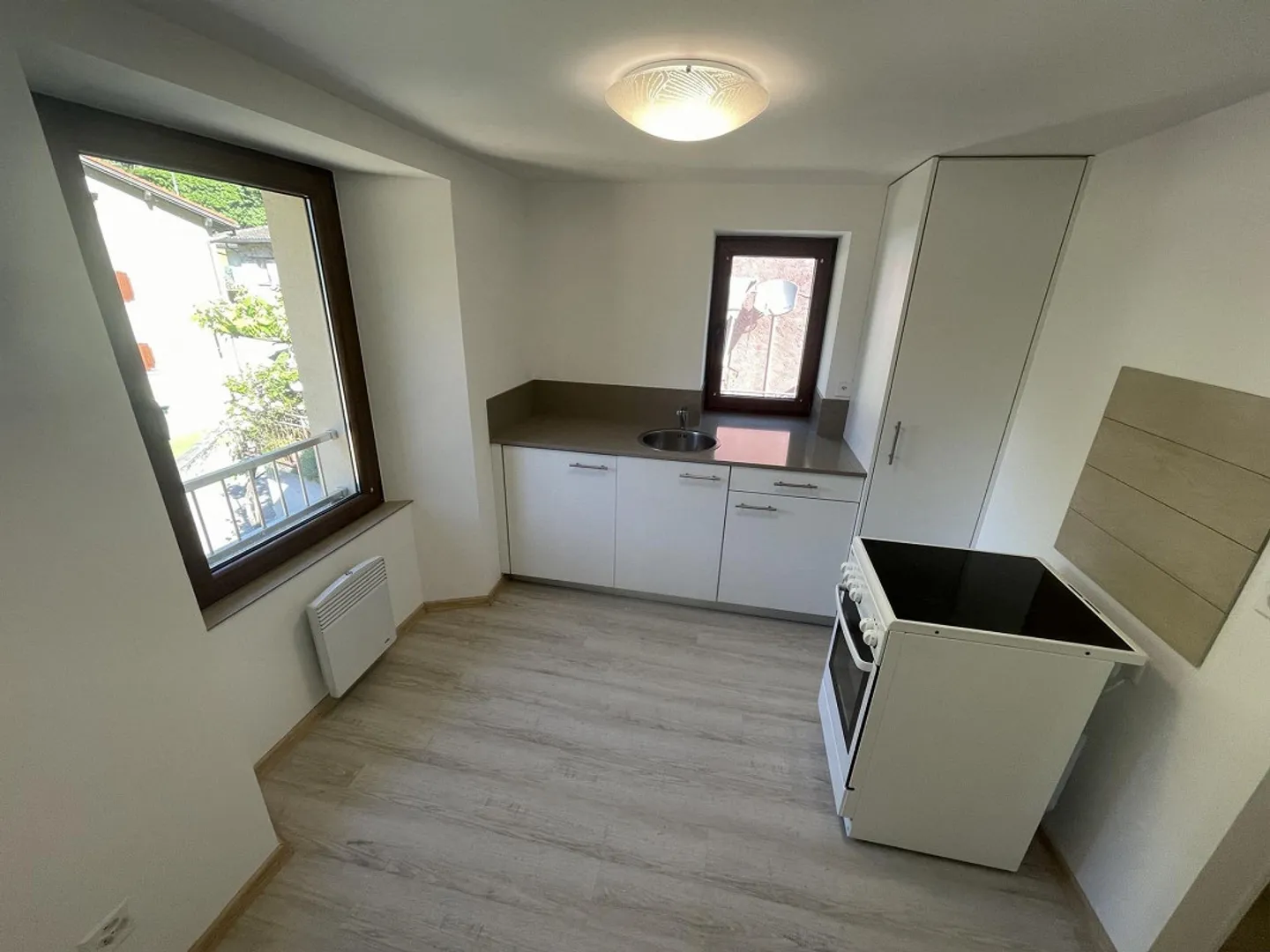 BÂTIMENT COMPLÈTEMENT RÉNOVÉ À UN PRIX JAMAIS VU - Photo 7 sur 13