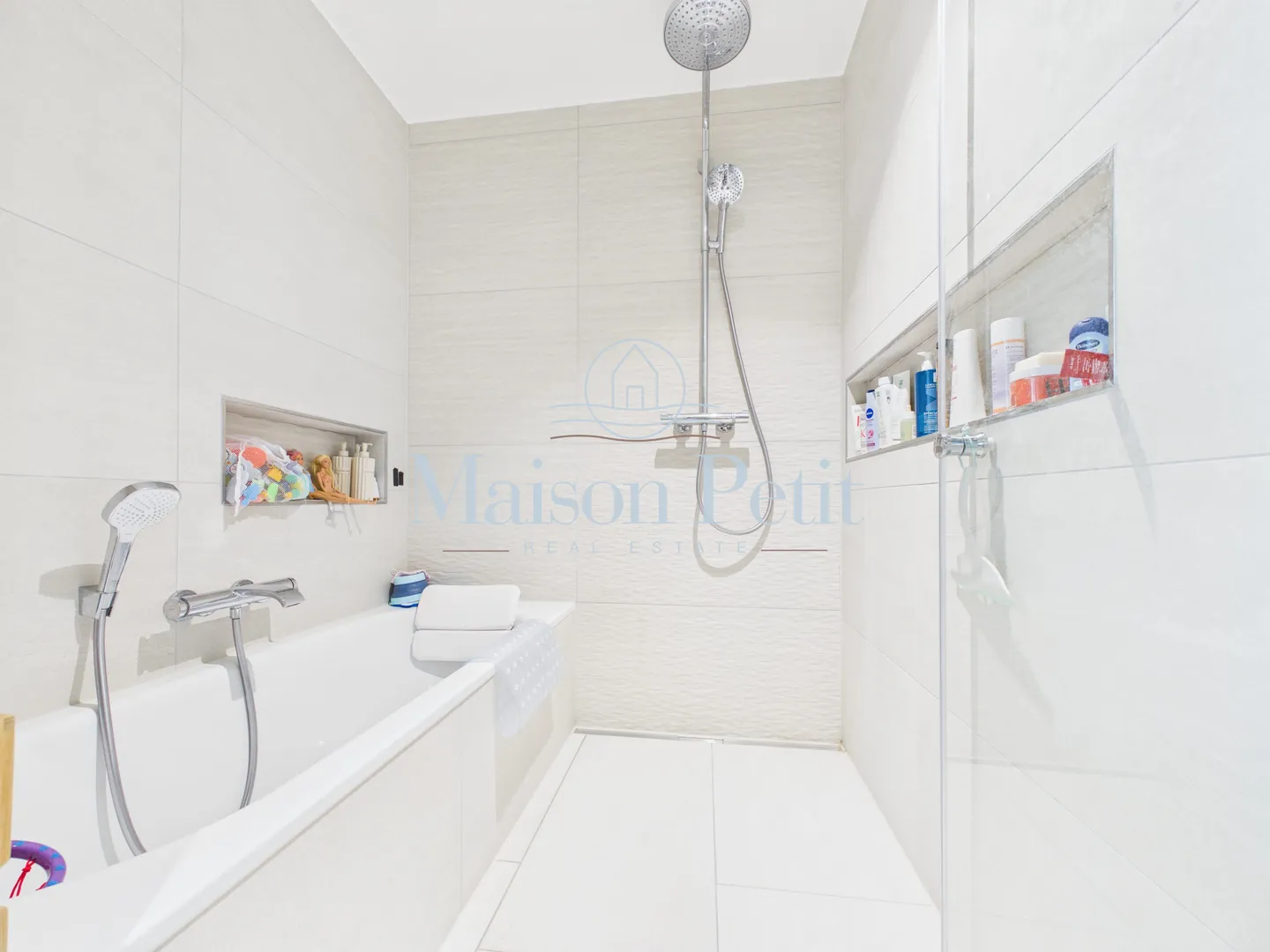 Casa Familiare di Lusso con Piscina - Foto 10 di 13