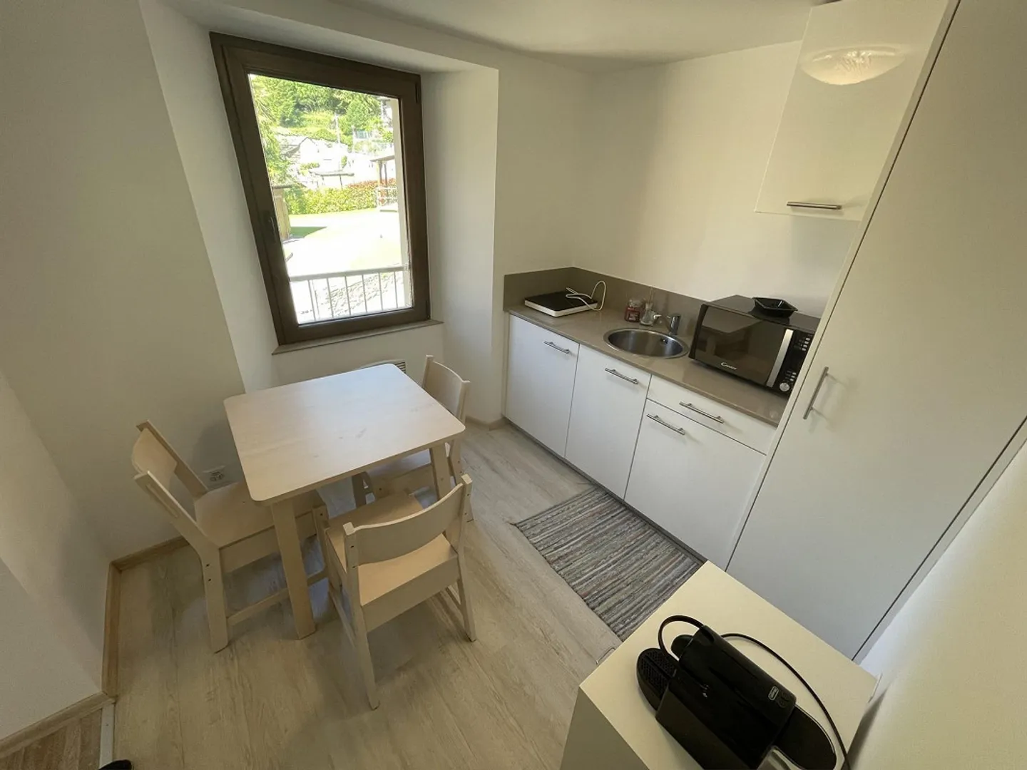 BÂTIMENT COMPLÈTEMENT RÉNOVÉ À UN PRIX JAMAIS VU - Photo 2 sur 13