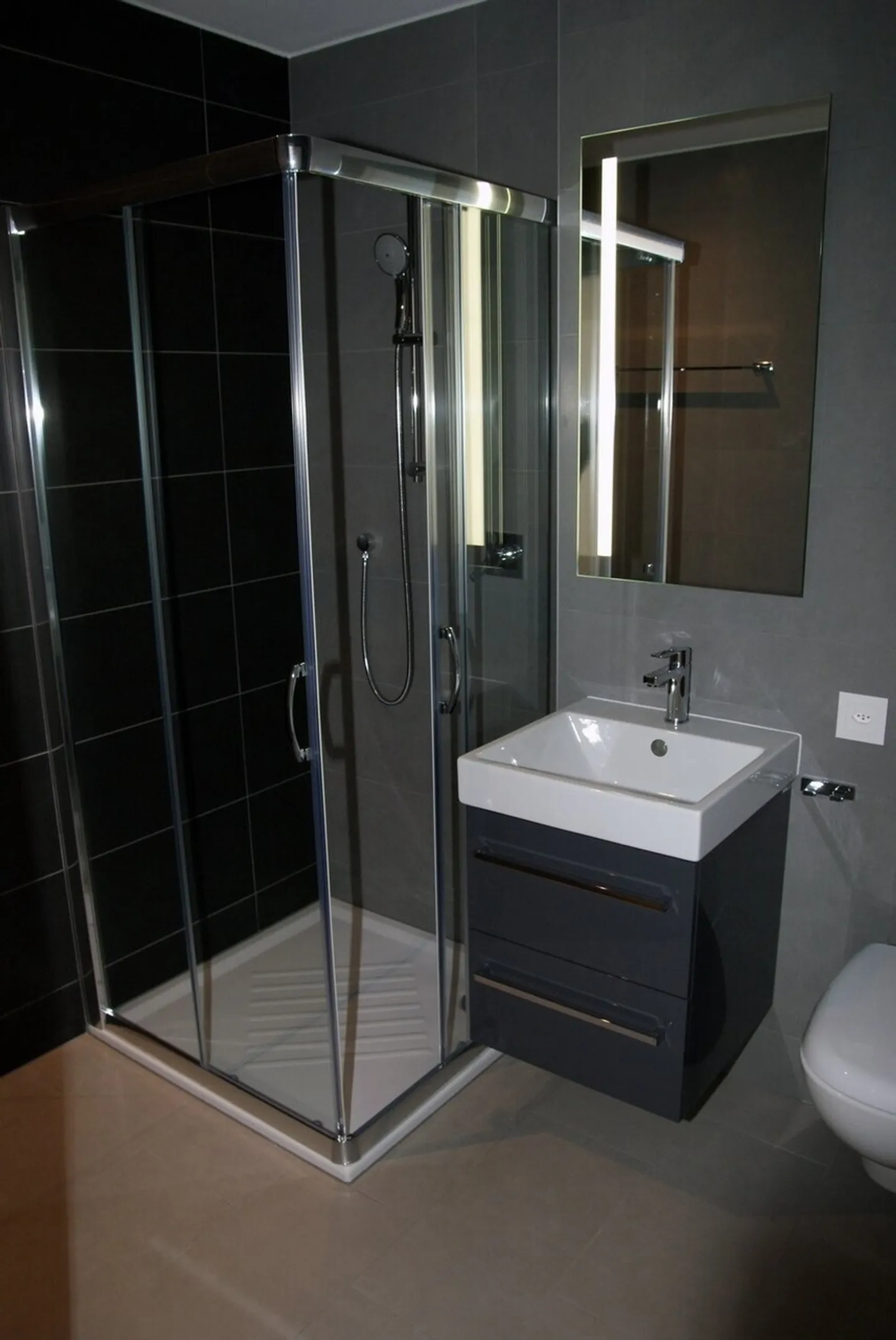 IDEAL POUR UN JEUNE COUPLE ! - Photo 1 of 8