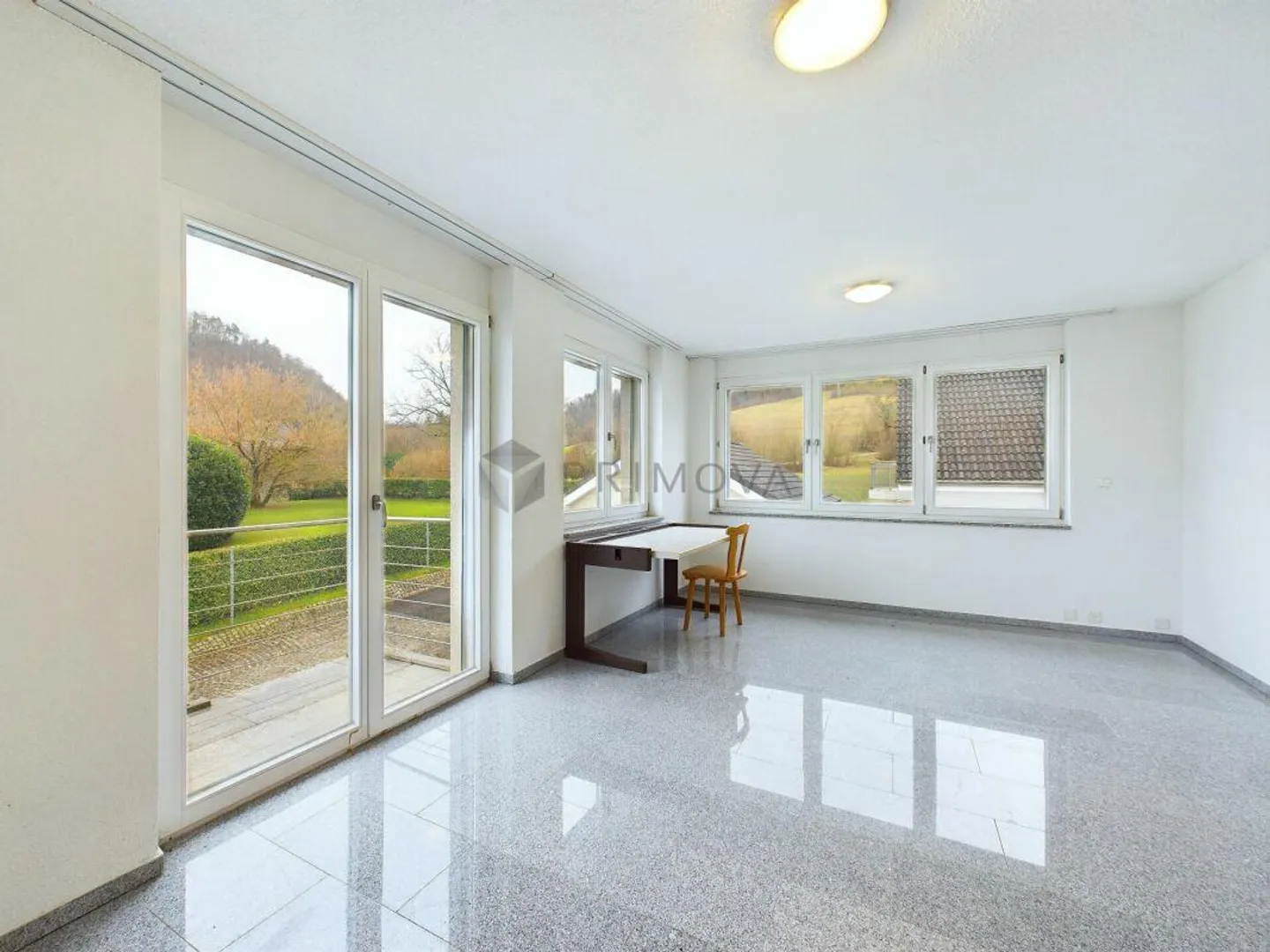 Exklusives Zuhause mit Garten - Foto 10 von 12