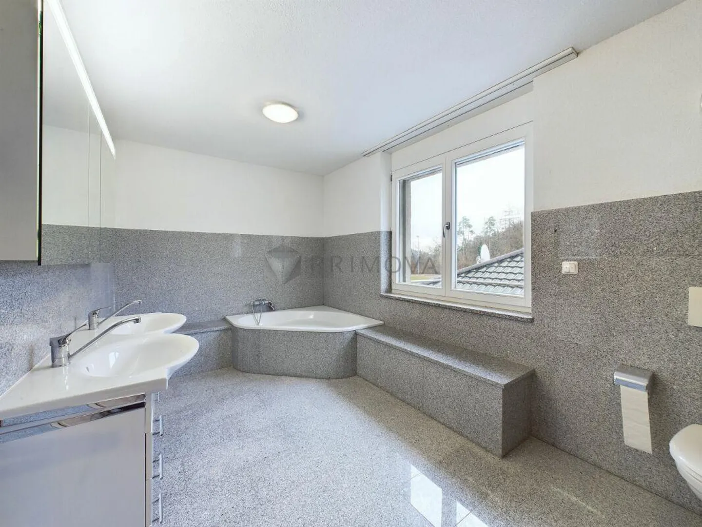 Exklusives Zuhause mit Garten - Foto 11 von 12