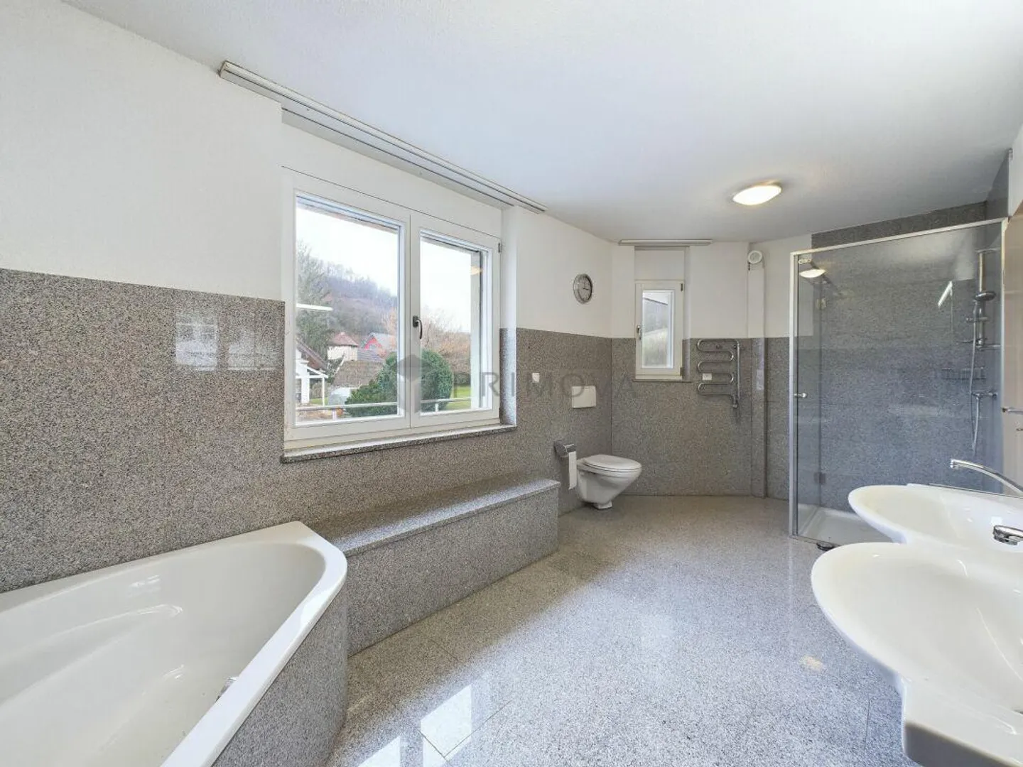 Exklusives Zuhause mit Garten - Foto 12 von 12