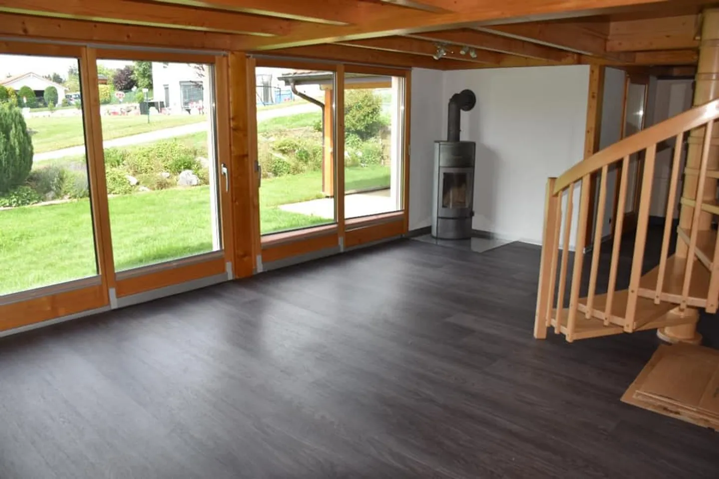 Opportunité rare : charmante villa de 6œ pièces sur belle parcelle - Photo 5 sur 13