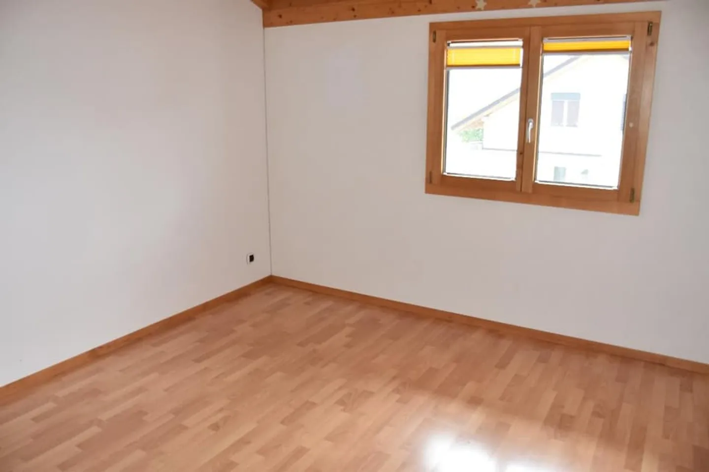 Opportunité rare : charmante villa de 6œ pièces sur belle parcelle - Photo 9 sur 13