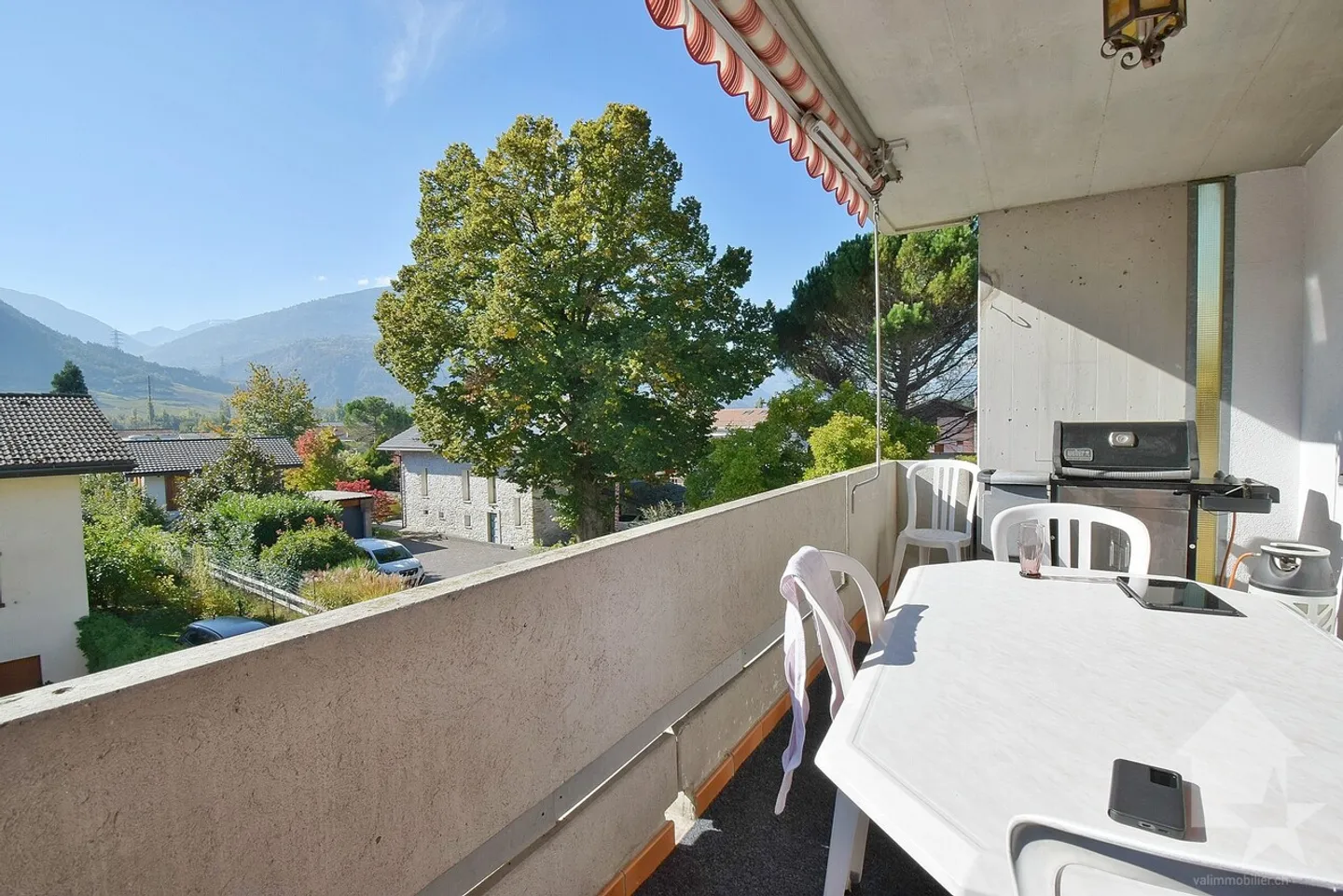 4.5 pièces avec un garage box et une place de parc extérieure incluse - Photo 1 sur 13