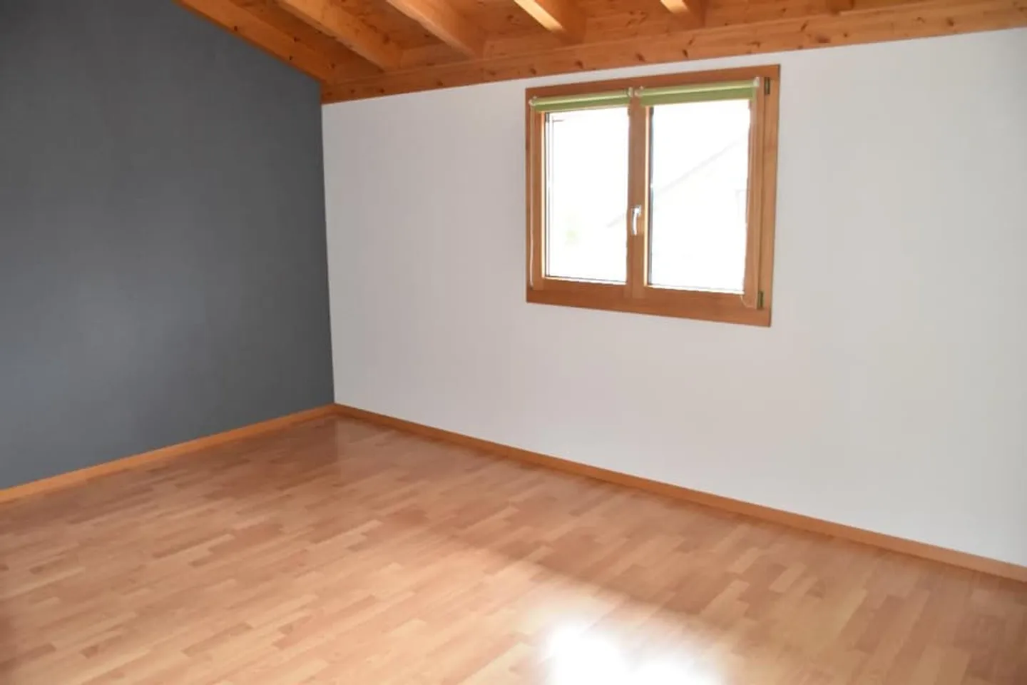 Opportunité rare : charmante villa de 6œ pièces sur belle parcelle - Photo 8 sur 13