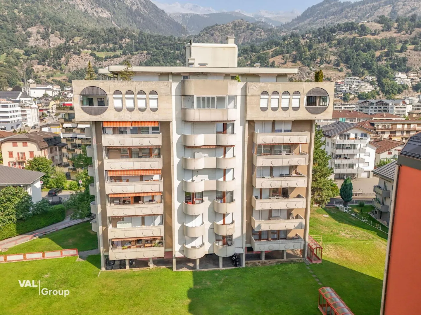 Studio moderne avec balcon - Photo 8 sur 12