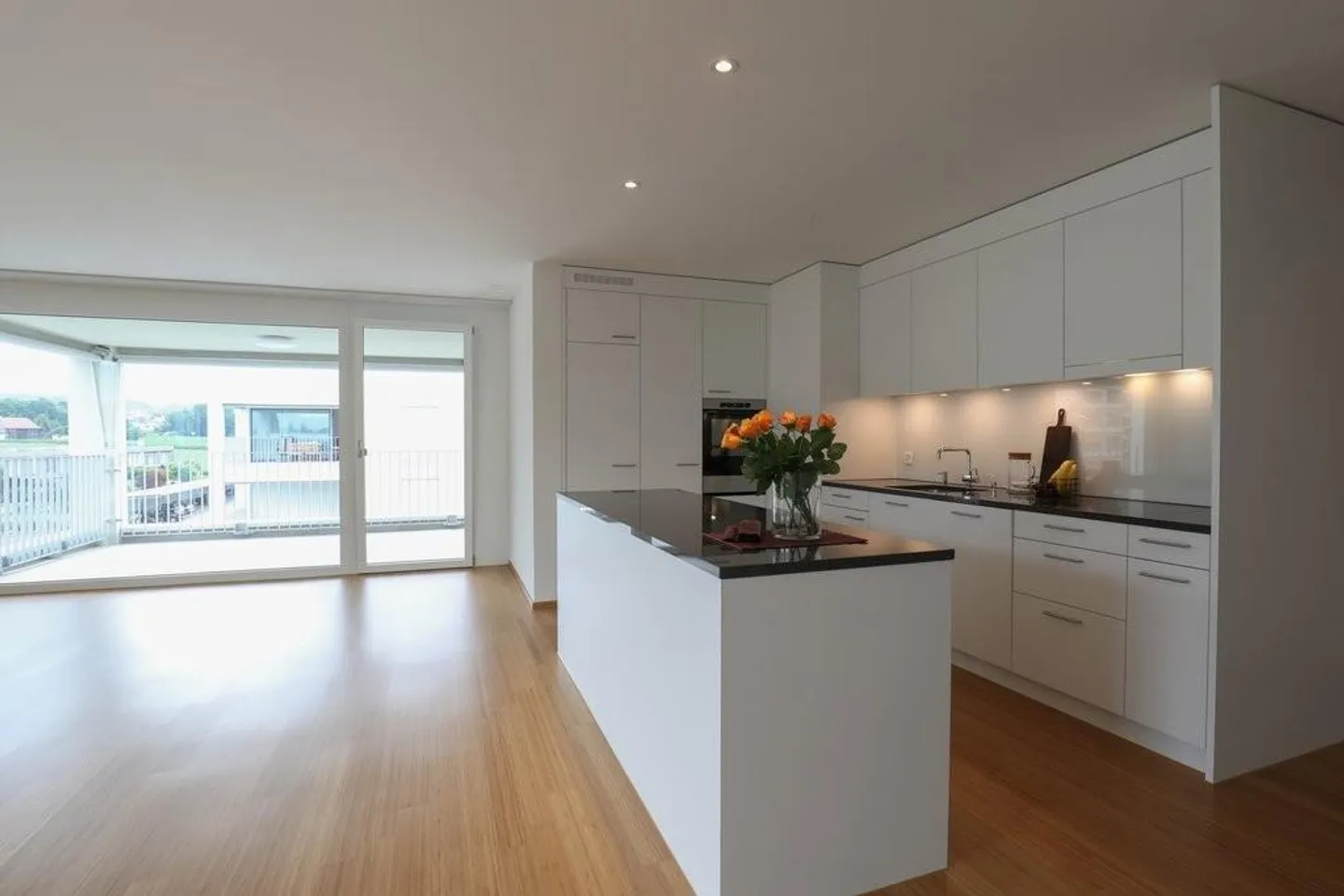 Appartamento moderno in natura - Foto 2 di 12