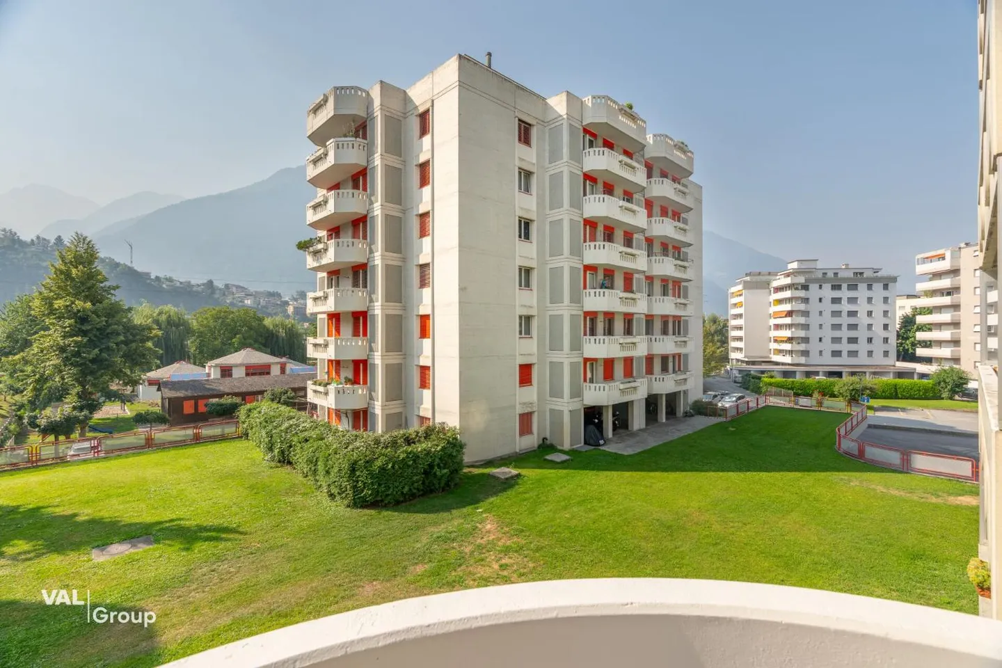 Studio moderne avec balcon - Photo 6 sur 12
