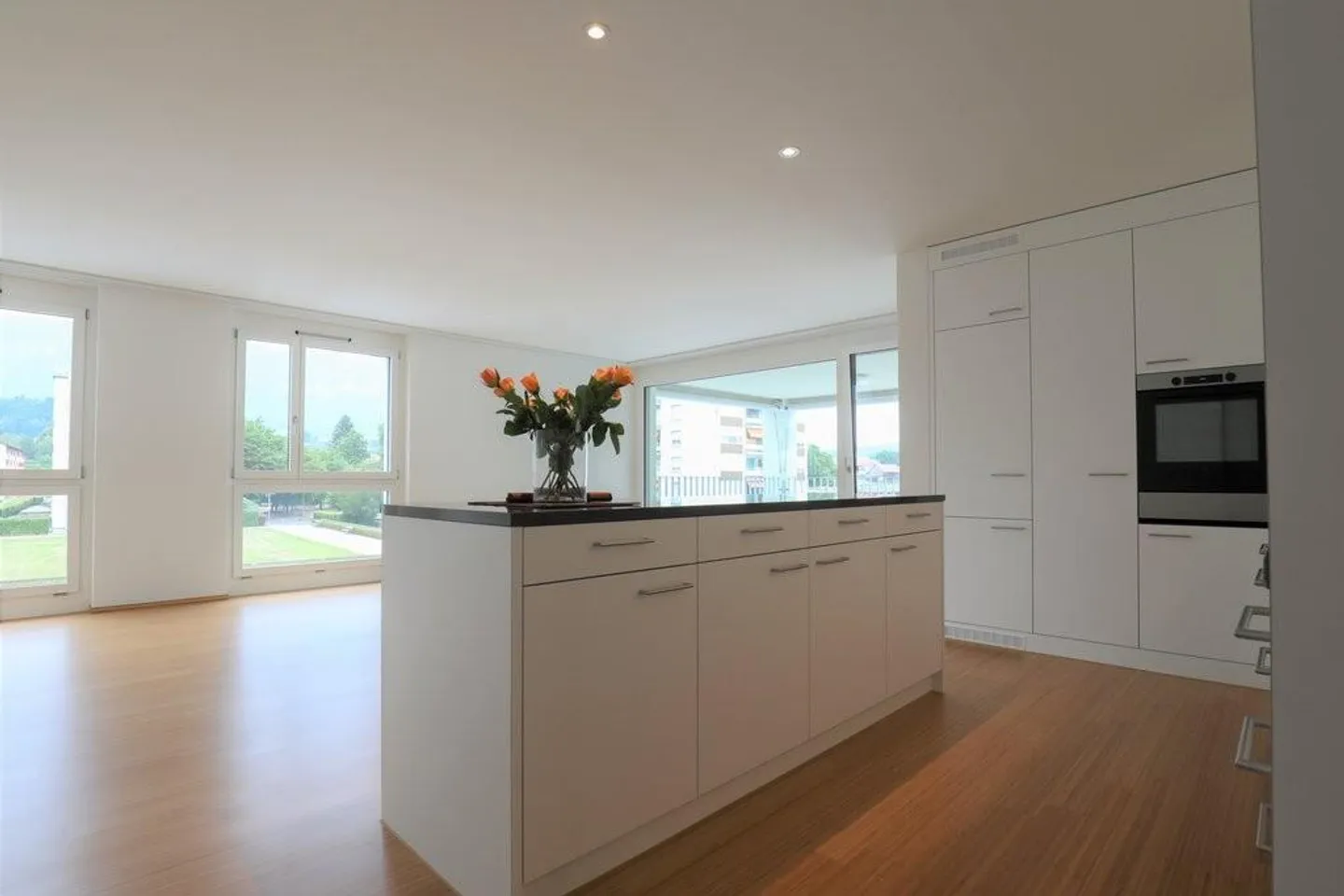 Appartamento moderno in natura - Foto 3 di 12