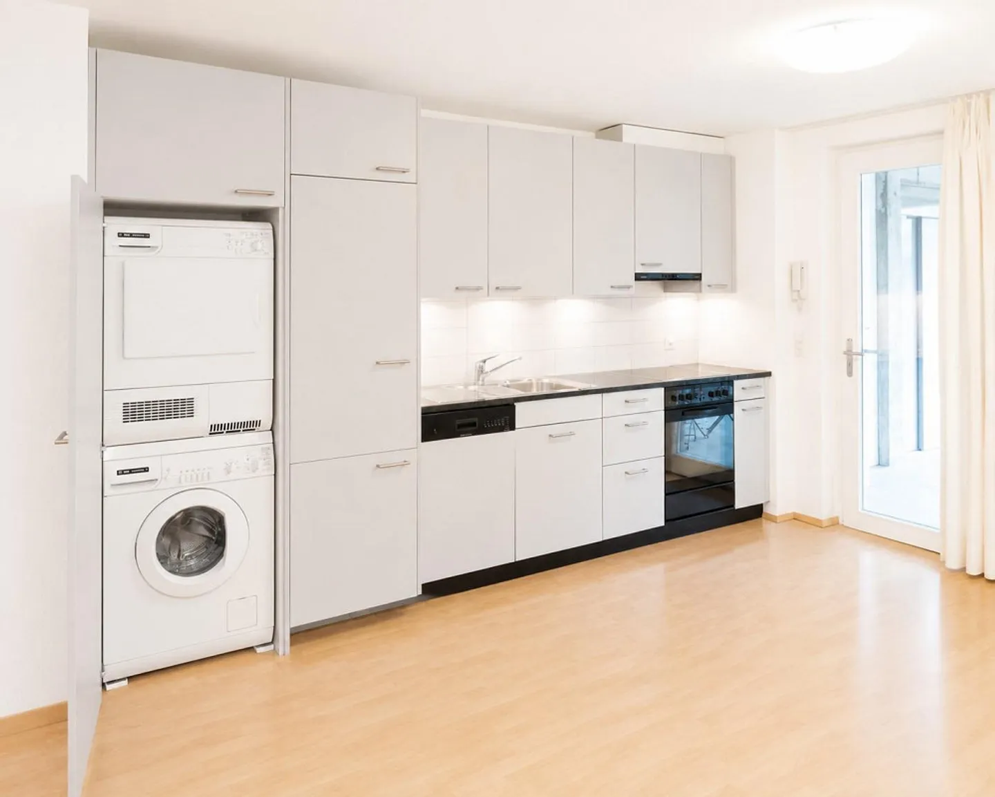 Appartamento attraente con 5 stanze in una posizione interessante - Foto 3 di 4