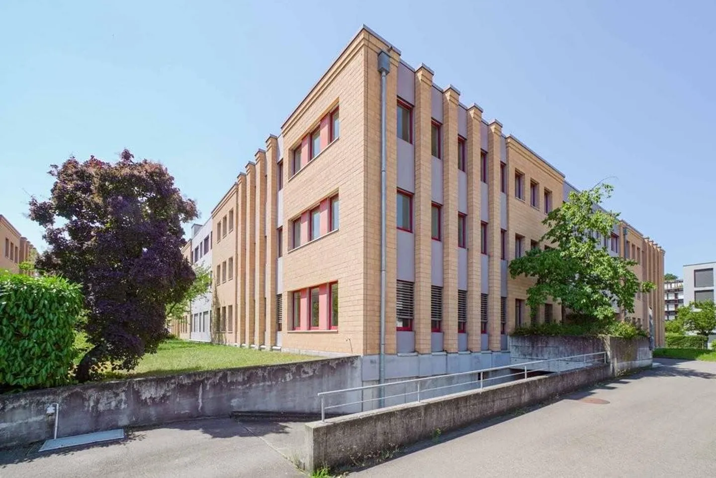 Moderne Büros in Bottmingen - Foto 2 von 8