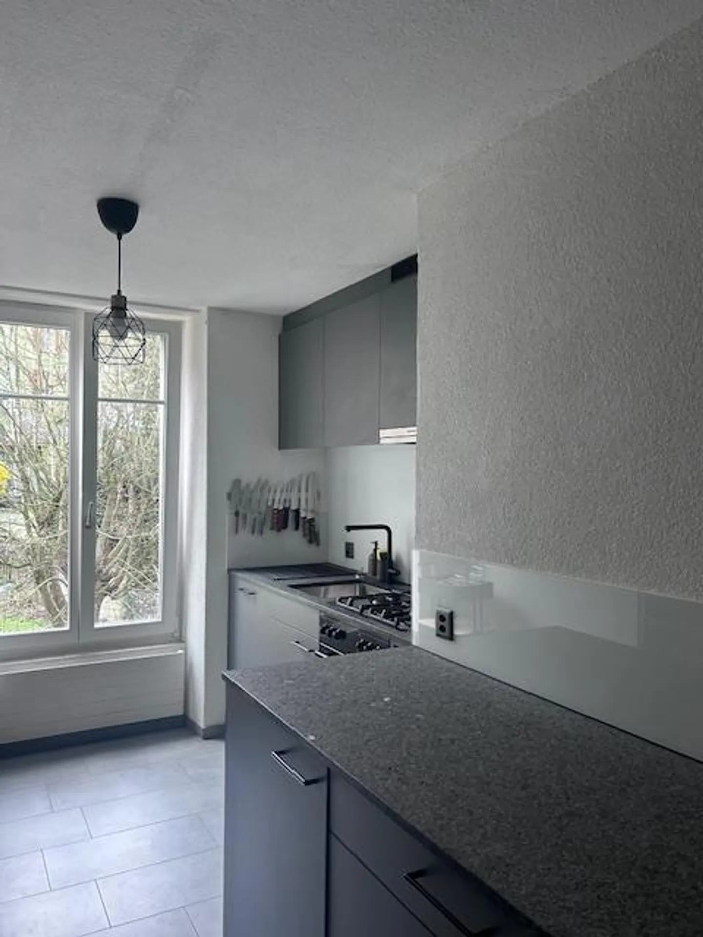 Appartement ancien de 4 pièces fraîchement rénové - Photo 1 sur 6