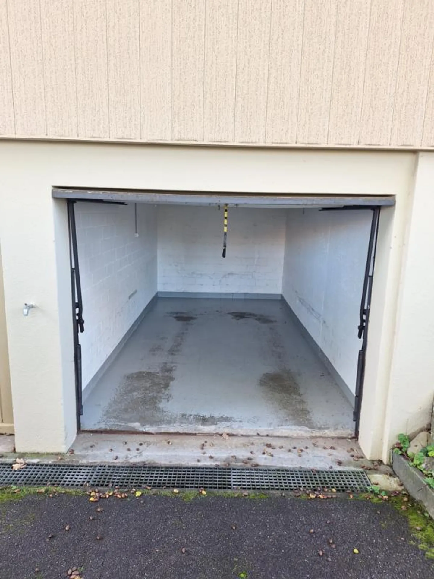 Single garage in Reinach wanted? - Photo 2 of 2