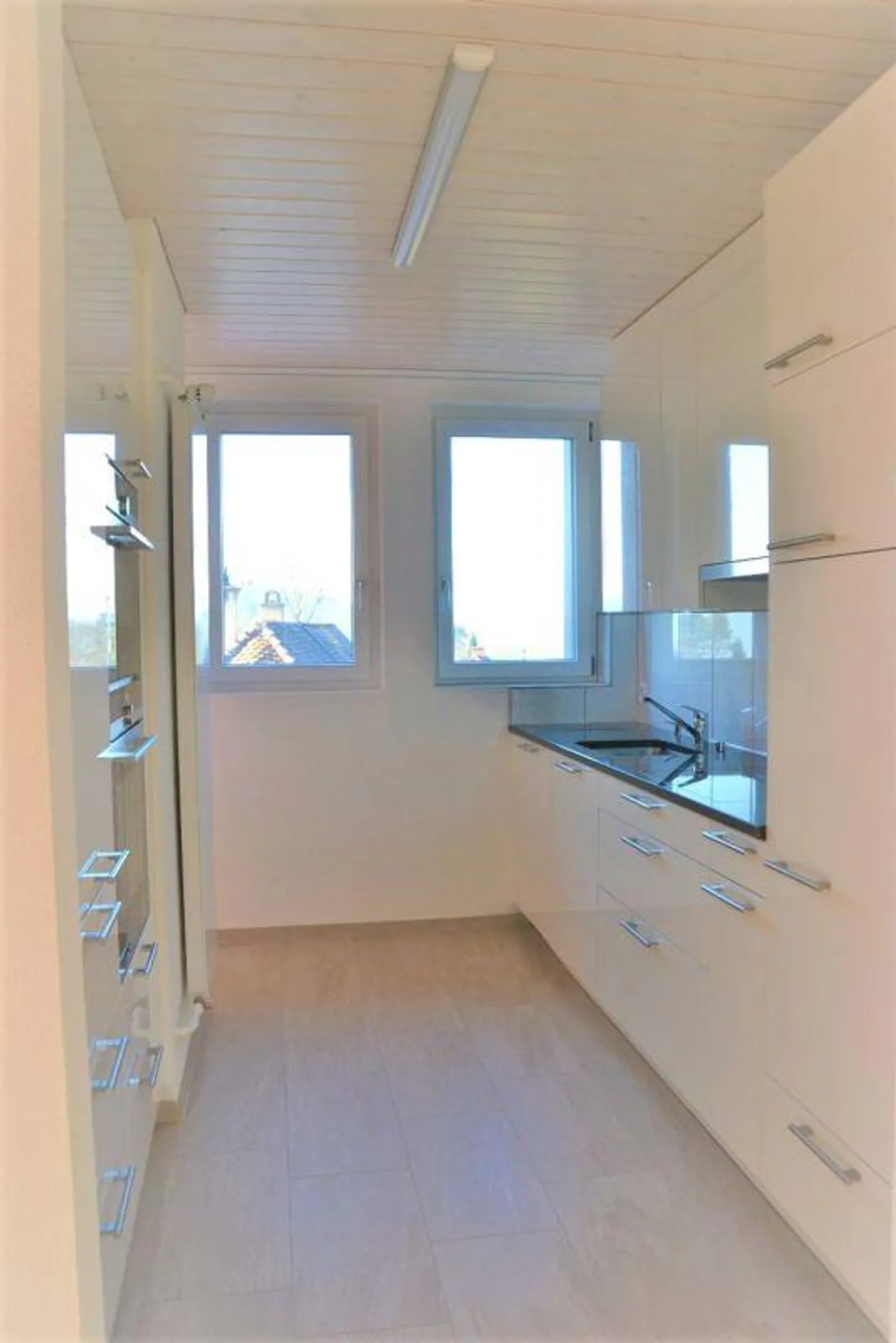 For rent 3-room attic apartment at Wylandstr. 3a in Winterthur - Photo 5 of 11