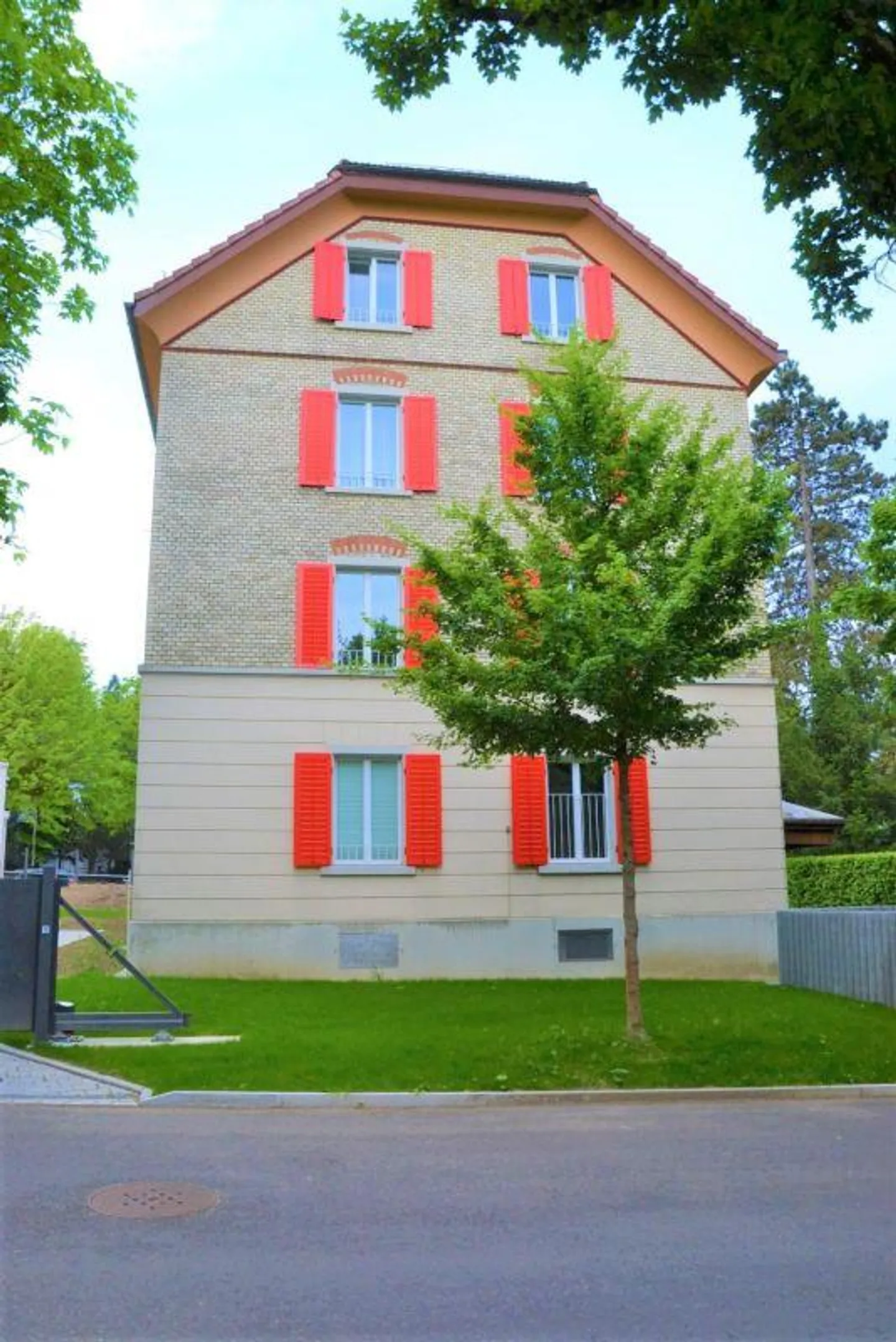 For rent 3-room attic apartment at Wylandstr. 3a in Winterthur - Photo 3 of 11