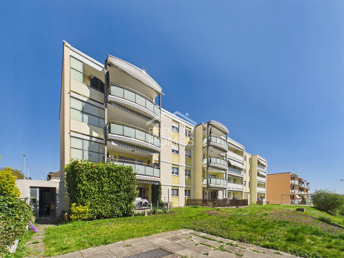 Renovated Apartment with Balcony - Photo 2 of 13