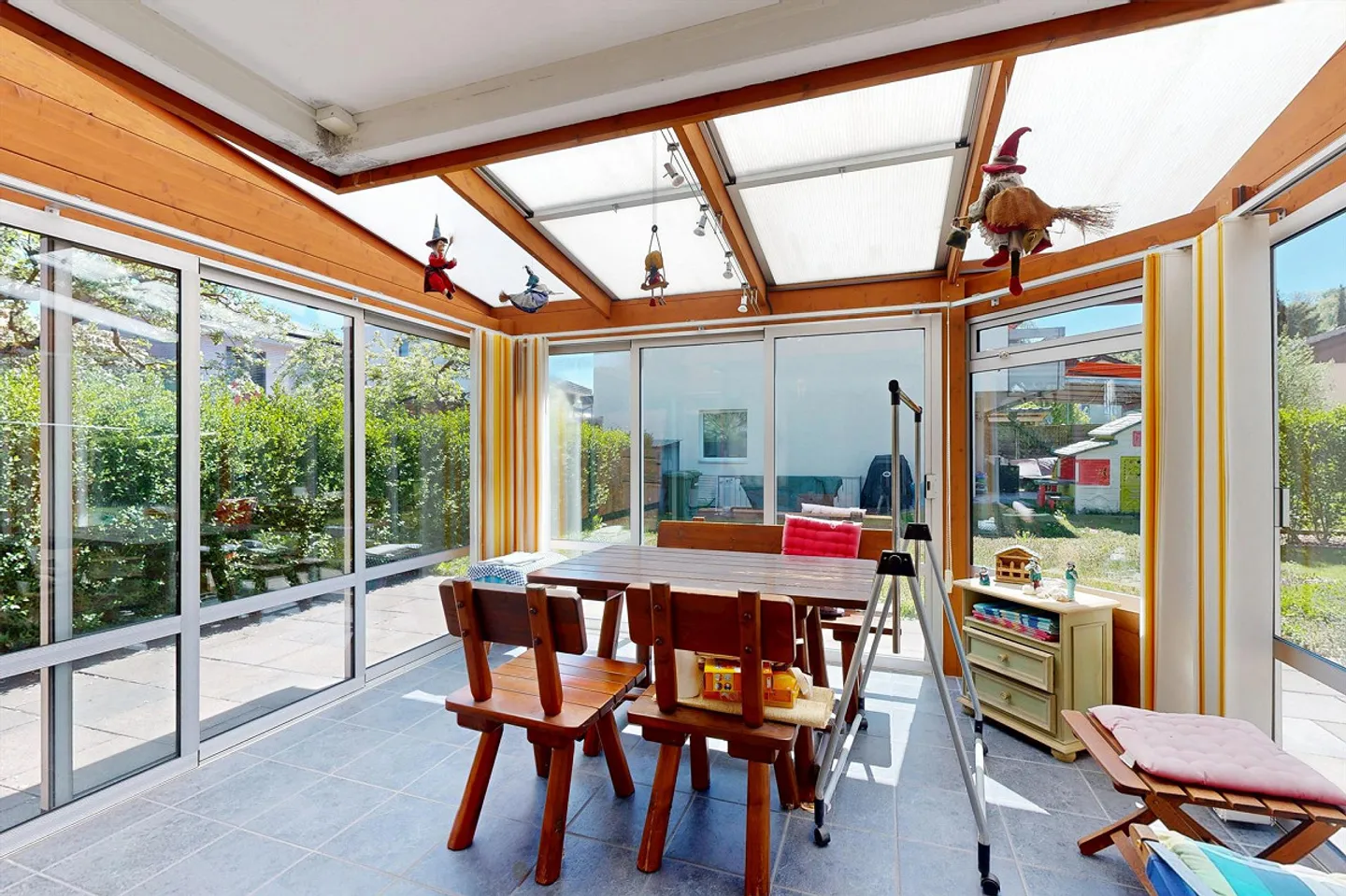 5.5-Room Double Family House with Winter Garden - Photo 4 of 15