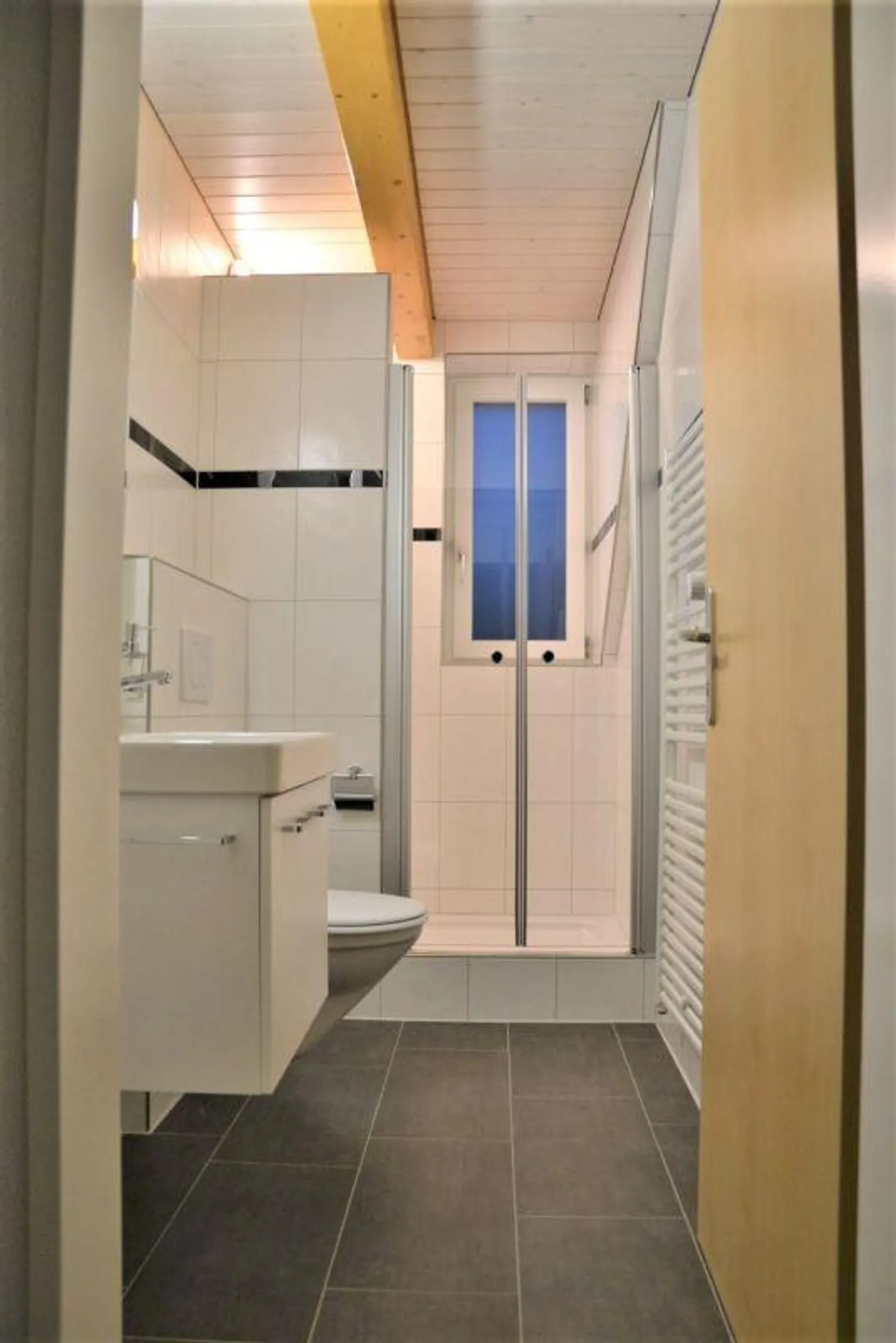 For rent 3-room attic apartment at Wylandstr. 3a in Winterthur - Photo 9 of 11