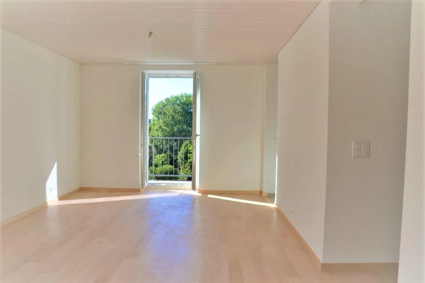 For rent 3-room attic apartment at Wylandstr. 3a in Winterthur - Photo 8 of 11