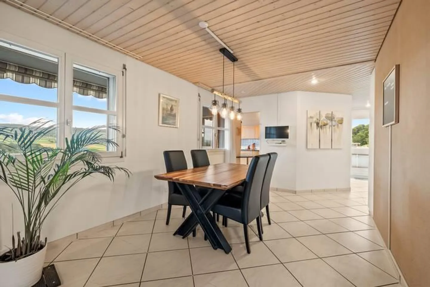 APPARTAMENTO PENTHOUSE SPAZIOSO DI 5,5 LOCALI CON POSSIBILITÀ DI ESPANSIONE - Foto 7 di 9