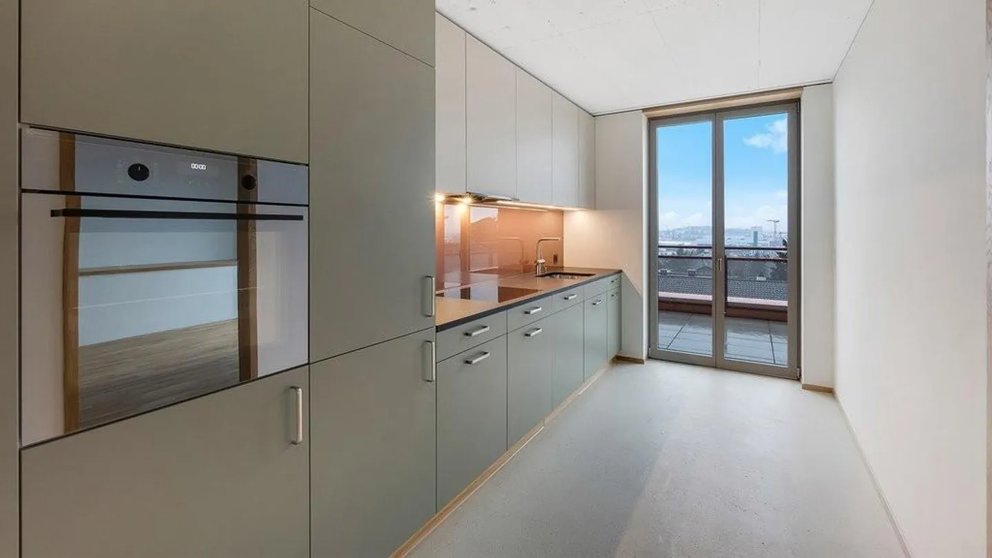 RENT WITHOUT DEPOSIT - Attic apartment with a view at Käferberg - Photo 2 of 9