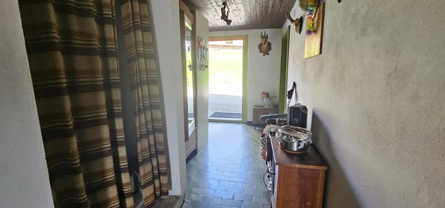 Charming Detached Farmhouse - Photo 7 of 13