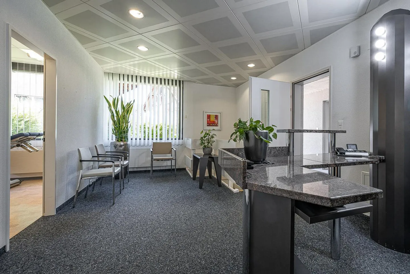 Espace polyvalent avec potentiel pour un appartement attrayant - Photo 4 sur 17