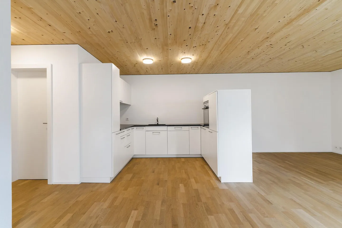 Helle 3.5-Zimmer-Wohnung mit grosszügigem Balkon in gepflegtem Haus - Foto 2 von 9