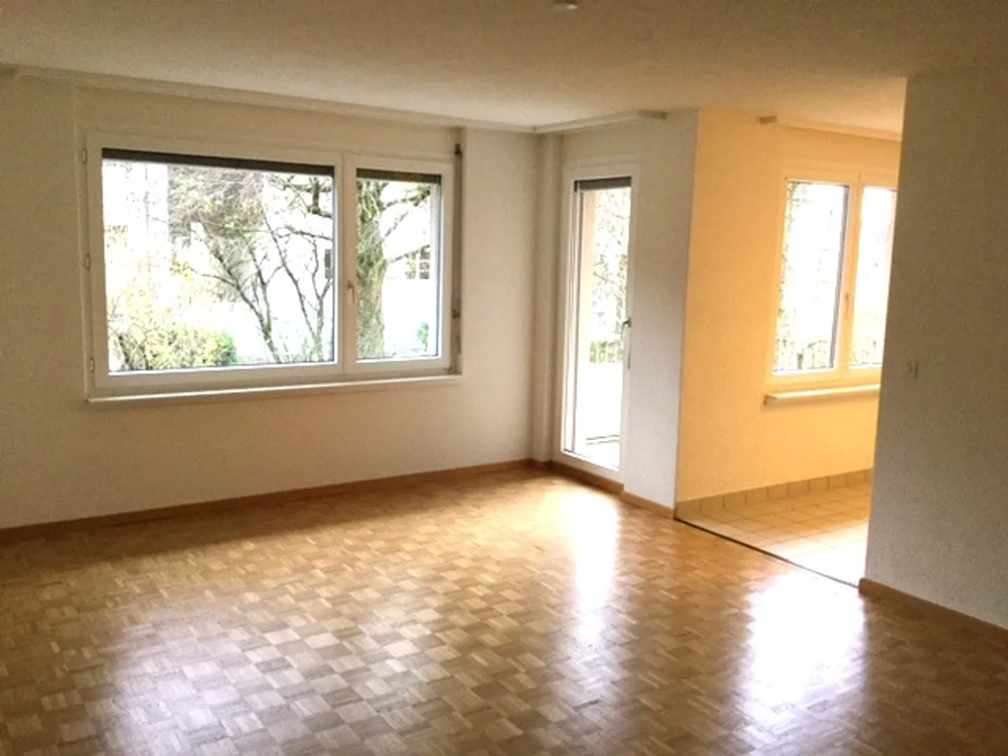 Quiet residential area in the Buchhalden district - limited until 30.09.2027! - Photo 3 of 6