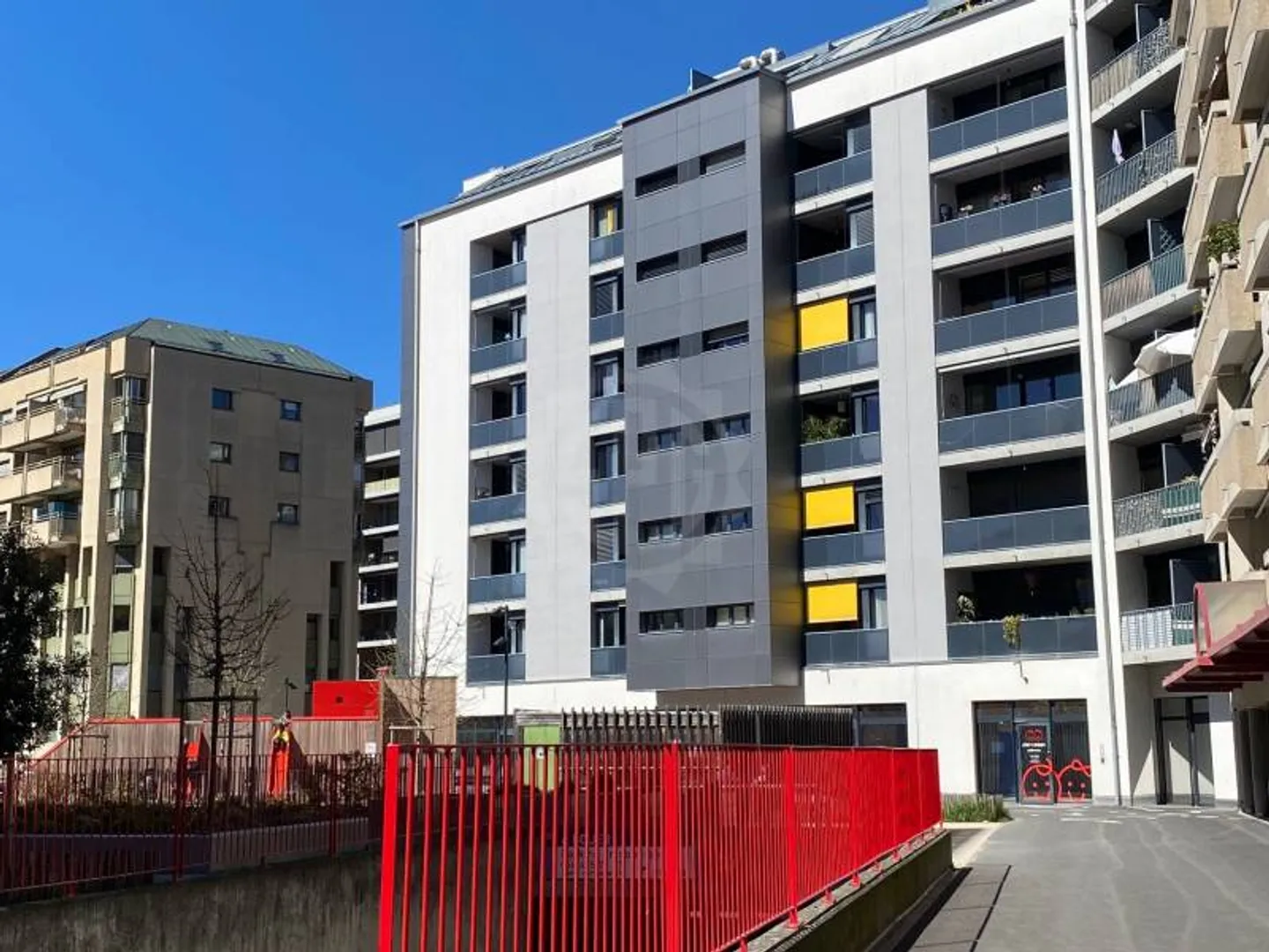 Innenparkplatz Verfügbar - Foto 2 von 2