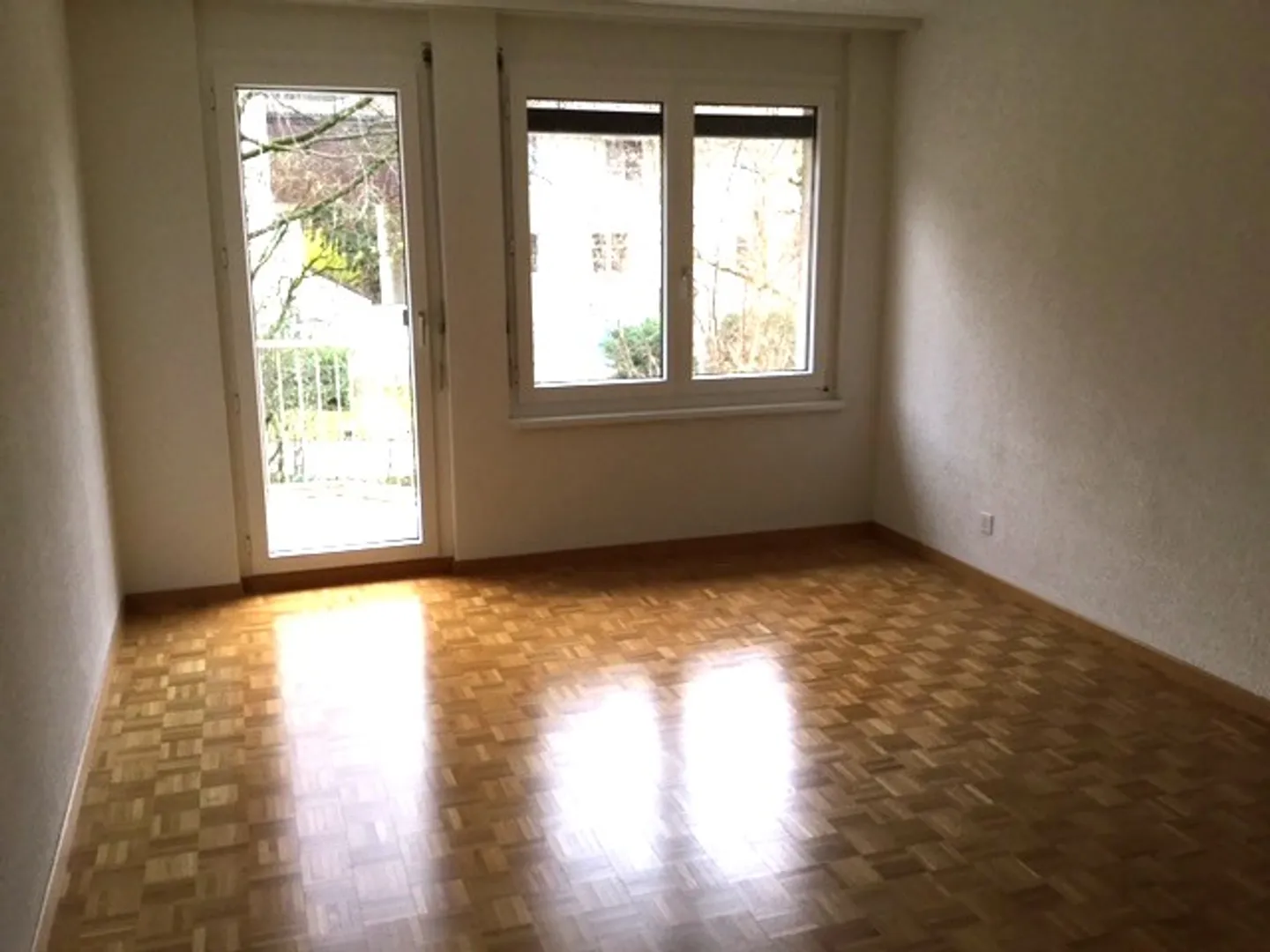 Quiet residential area in the Buchhalden district - limited until 30.09.2027! - Photo 4 of 6