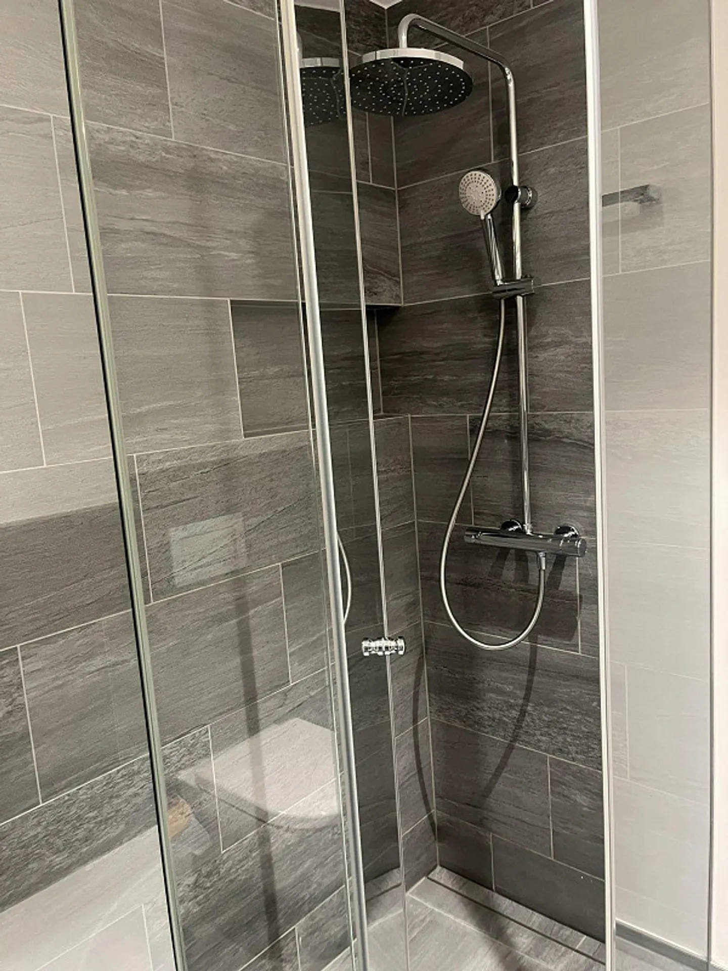 Appartamento moderno di 3,5 stanze con vista spettacolare - Foto 6 di 8