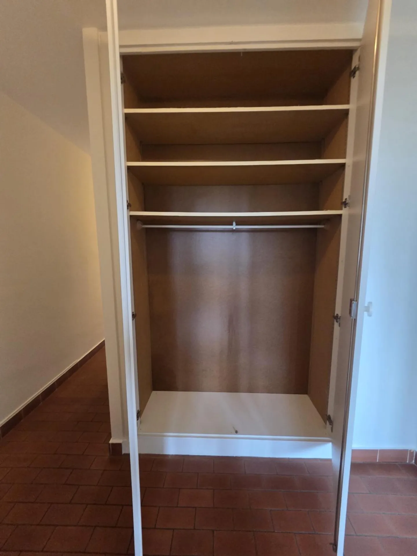 Charming 4-Room Apartment - Photo 6 of 11