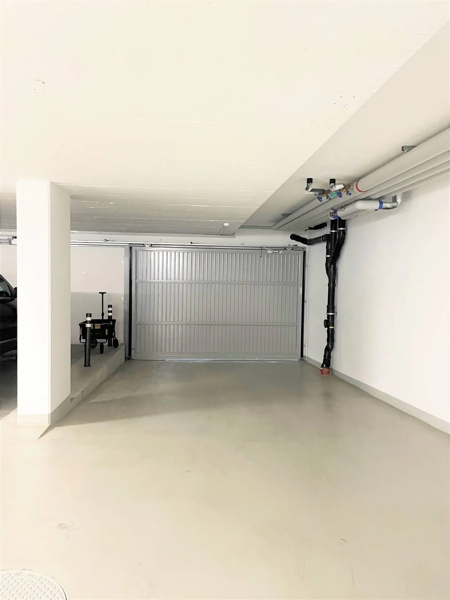 Beautiful space with diverse usage options in an upscale residence in St-Sulpice - Photo 6 of 7