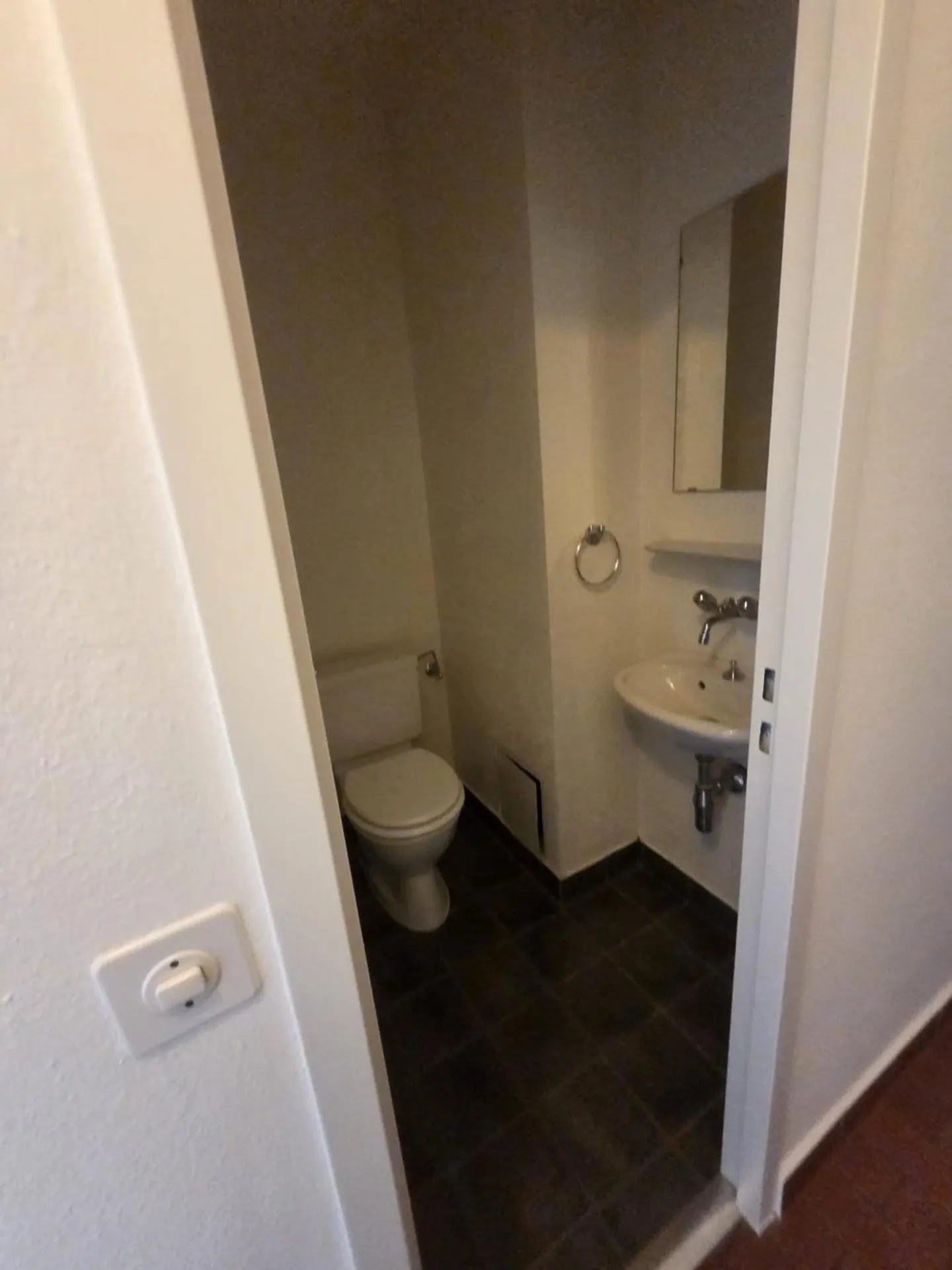 Charming 4-Room Apartment - Photo 10 of 11