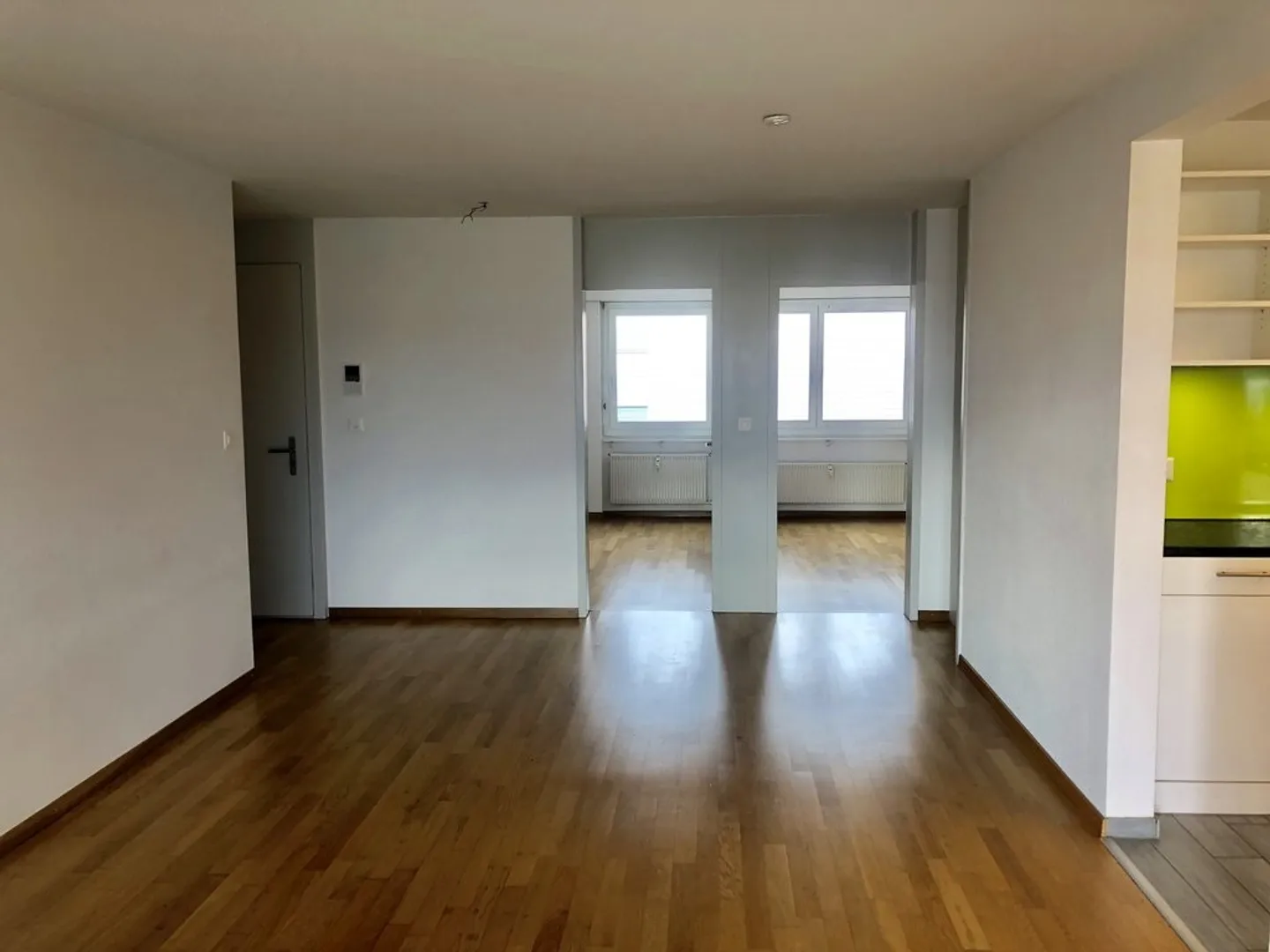 Apartment for rent - Photo 3 of 9