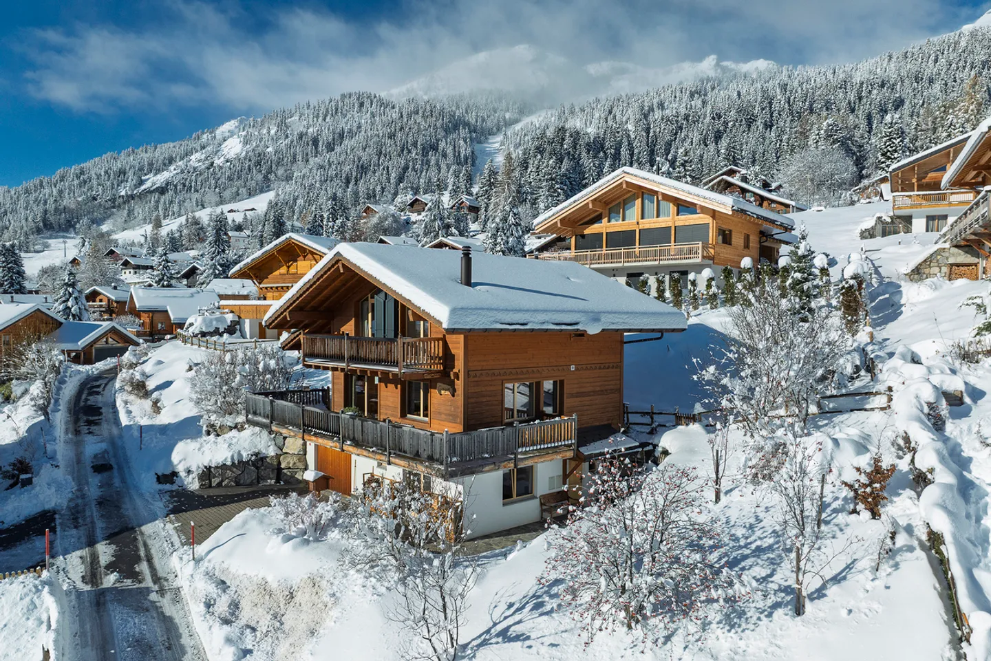 Magnificent chalet with beautiful garden & superb view! - Photo 16 of 17