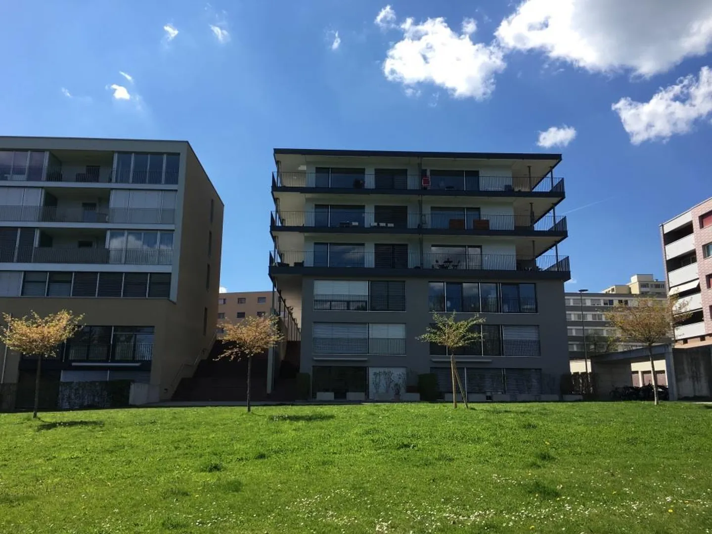 LOCATION WITH FREE DEPOSIT! - 3.5 rooms close to all amenities - Photo 1 of 7