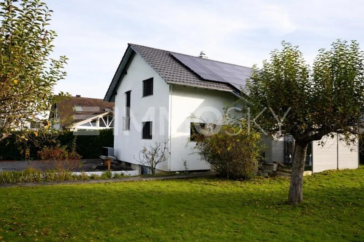 Une maison qui travaille pour vous - spacieuse et durable - Photo 1 sur 5