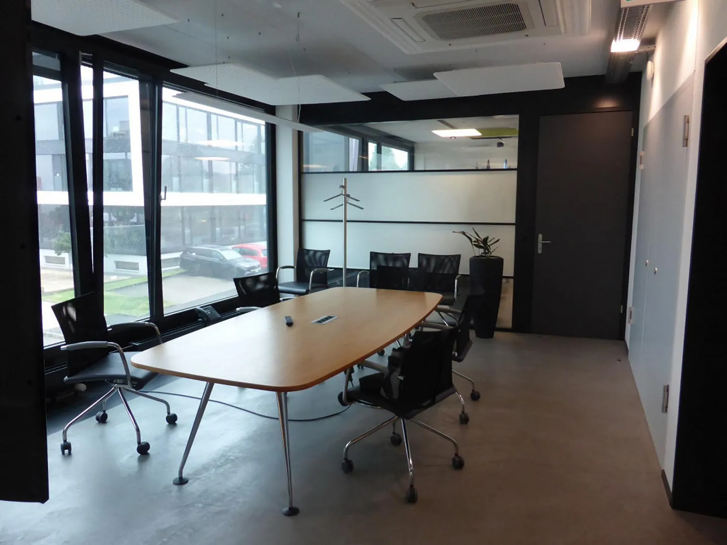 Spazio ufficio 254m2, sala archivio 54m2 e 10 posti auto - Foto 5 di 13